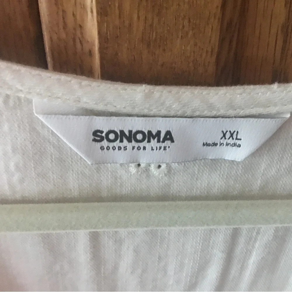 Eyelet sleeveless linen top - Picture 3 of 4